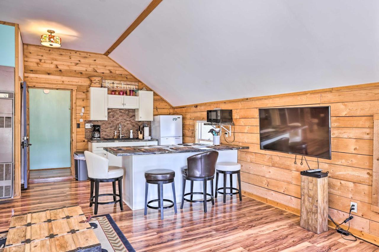 Quaint Studio With Shared Beach Walk To Suttons Bay Exterior photo