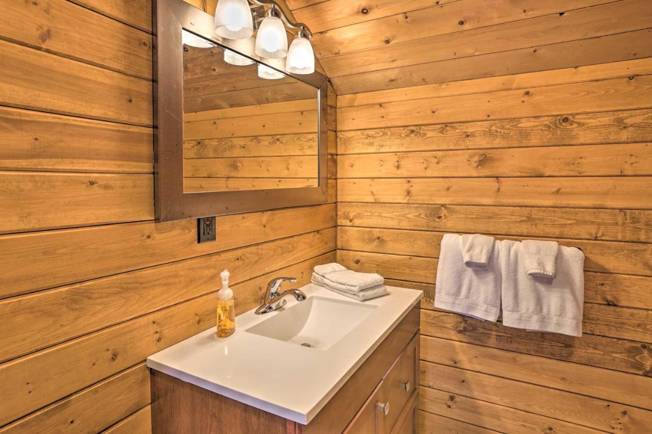 Quaint Studio With Shared Beach Walk To Suttons Bay Exterior photo