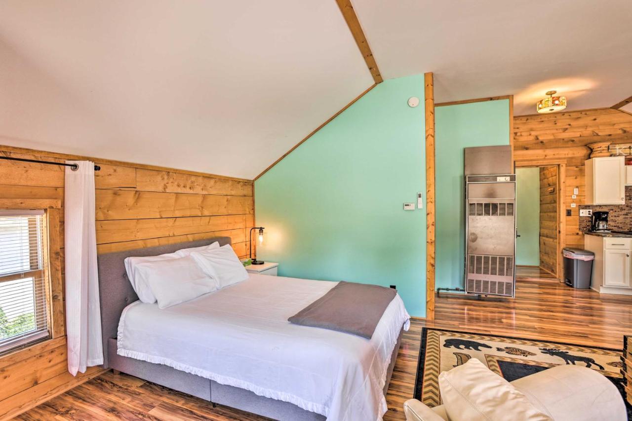 Quaint Studio With Shared Beach Walk To Suttons Bay Exterior photo